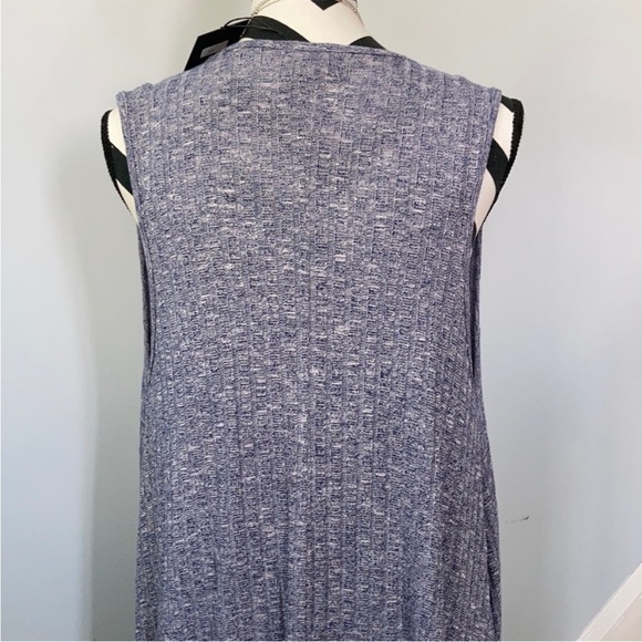 Sleeveless Open Front Cardigan - Picture 9 of 10